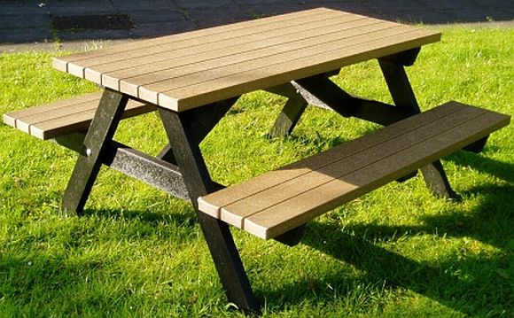 DIYPicnicTable.jpg