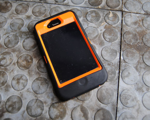 otterbox-defender-iphone-case.jpg