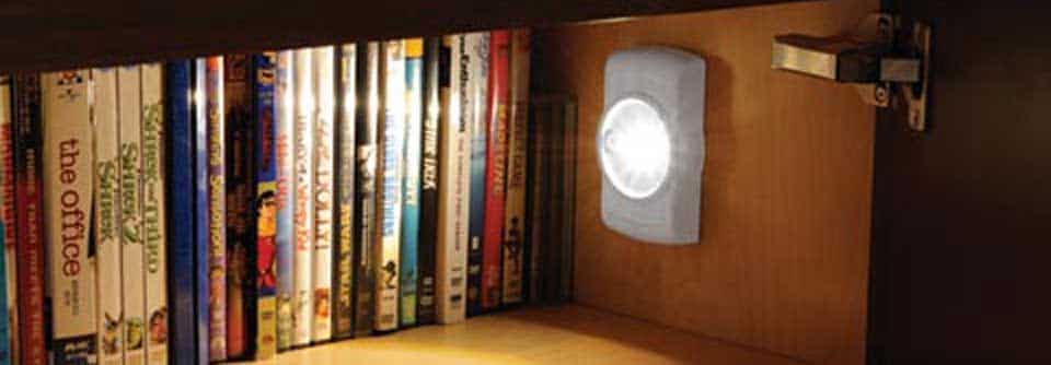under-cabinet-book-shelf-lighting