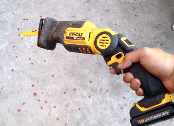 dewalt-pivot-recip-saw