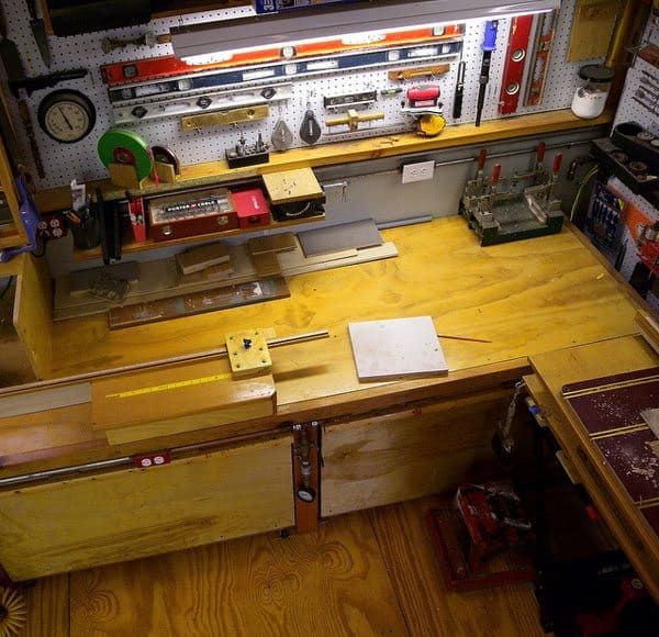 garage-worktable-clean