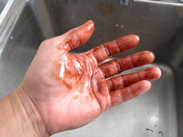 oil-dirty-hands