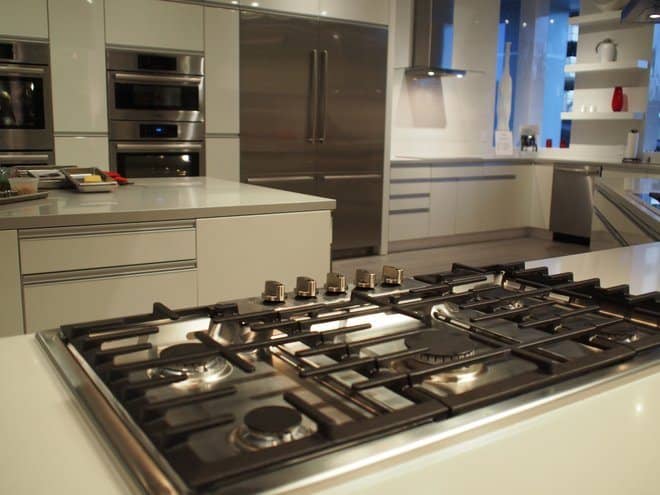 What's the Difference Between a Range, Stove and Cooktop?