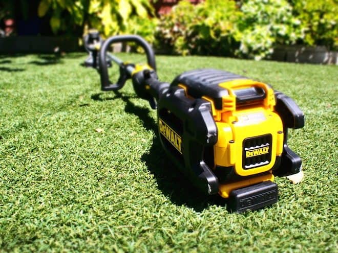 DeWALT Launches 40V MAX Battery Powered Outdoor Equipment