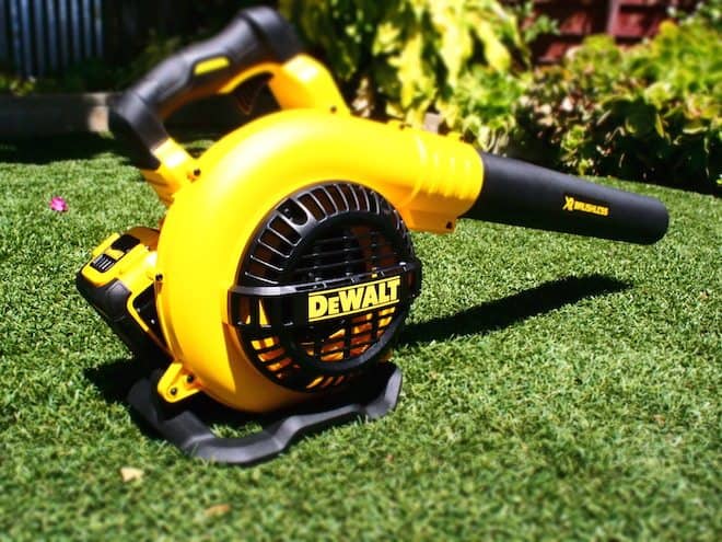 DeWALT Launches 40V MAX Battery Powered Outdoor Equipment