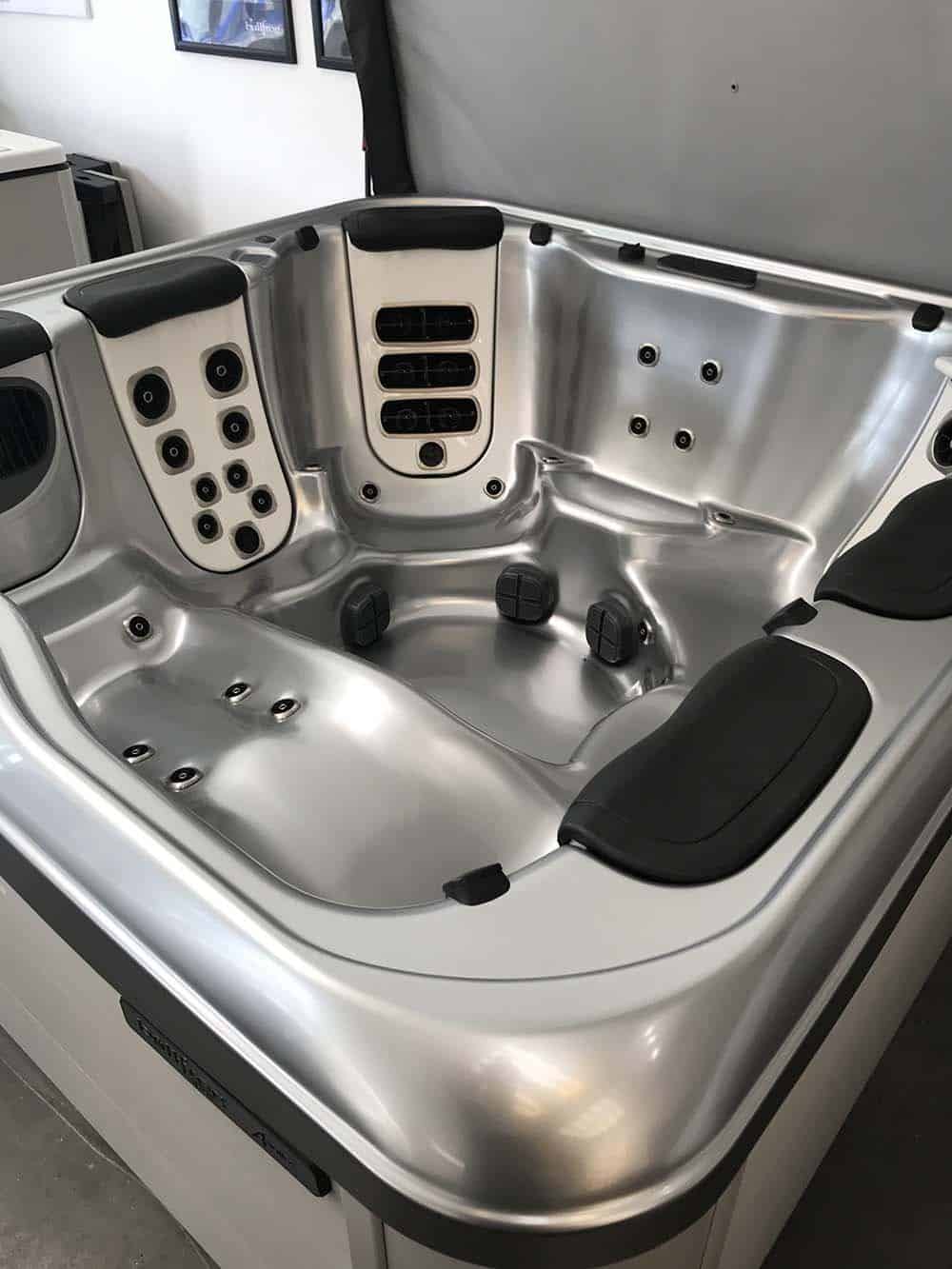 bullfrog spa hot tub