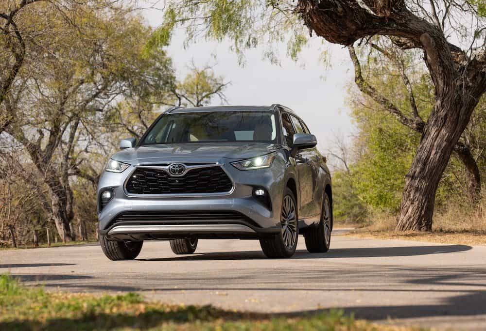 2020 Toyota Highlander Platinum AWD Moon Dust 008