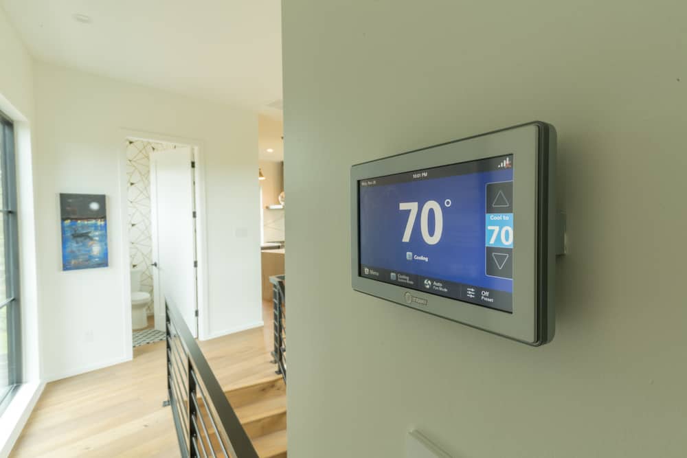 Trane ComfortLink™ II XL1050 Thermostat