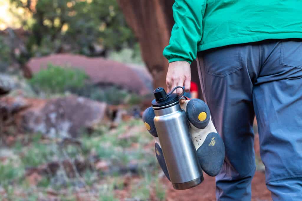 K32TKWCG CHUG HOLZ Hiking to Bouldering Area