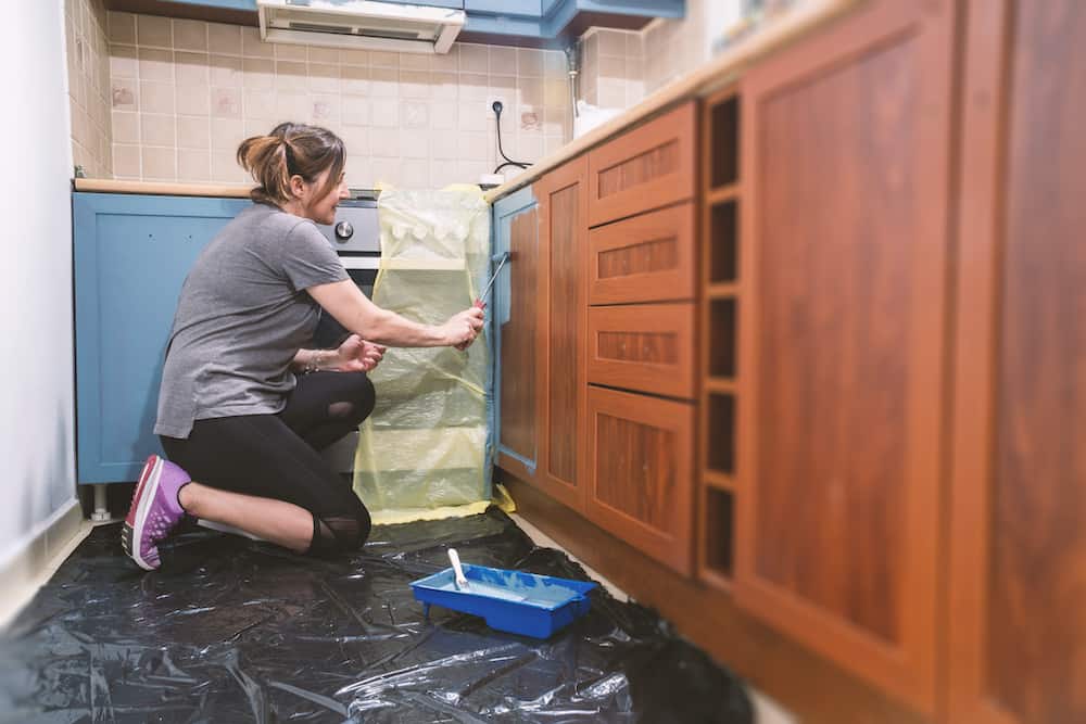 how to paint kitchen cabinets