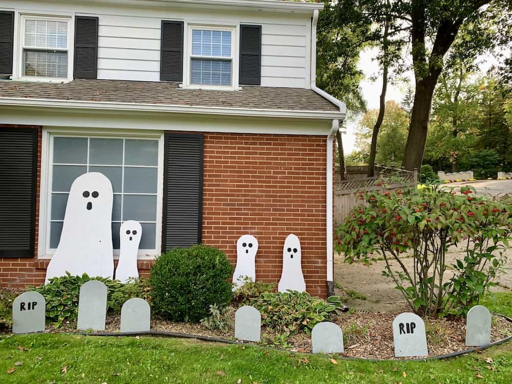 11 Our front yard with ghost family and tombstones