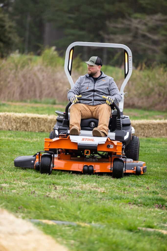 Reviewer Wes Bartosik Takes Stihl RZA 700 Series Professional Battery-Operated Zero-Turn for a Test Drive