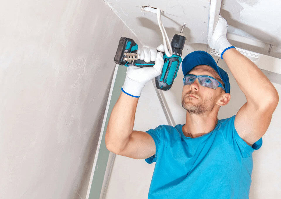 DIY or Call a Pro? Understanding Home Damage Repair Options 2 DIY repair