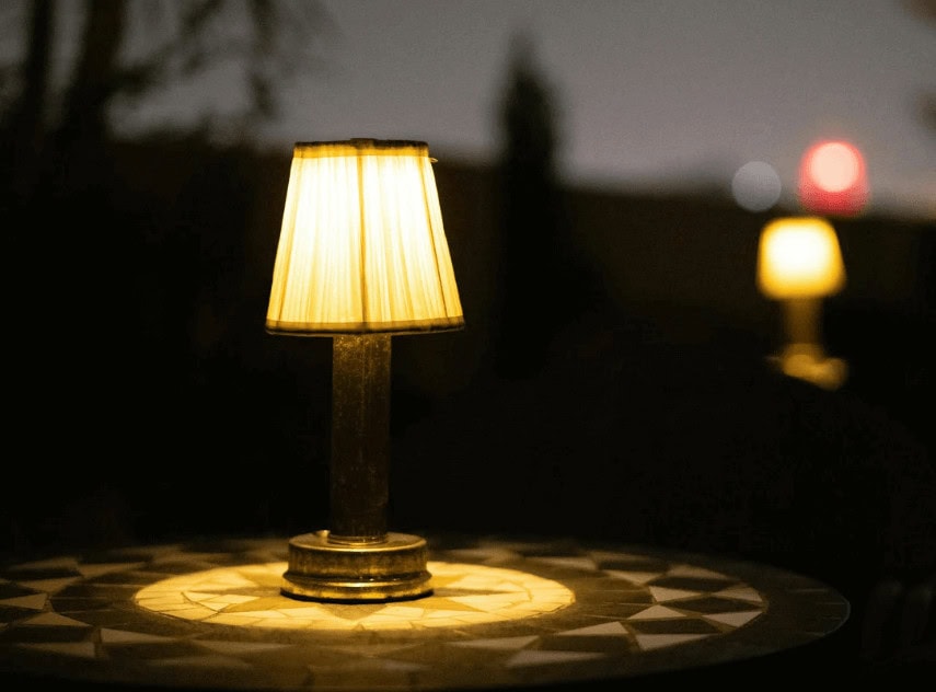 How Outdoor Lighting Can Transform Your Home's Exterior 1 lamp