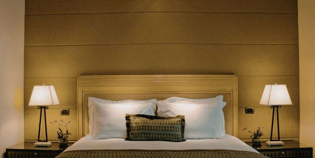 Smart Design Tips for Making the Most of a Small Bedroom 2 lightings
