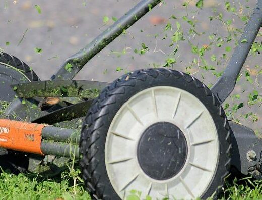 How to Choose the Right Mower Blades for Your Lawn 4 How to Choose the Right Mower Blades