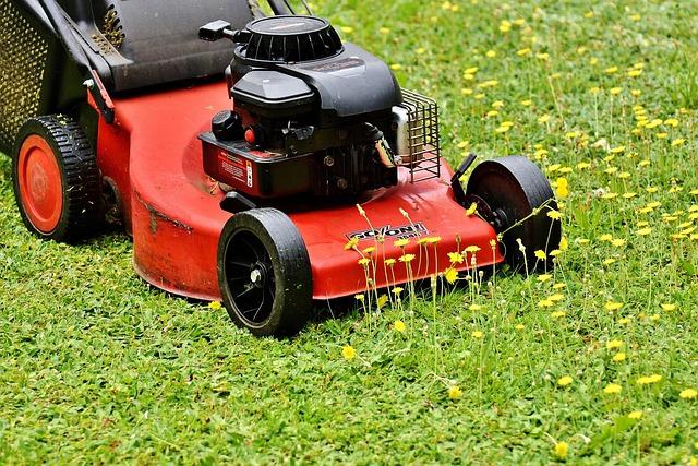 How to Choose the Right Mower Blades for Your Lawn 1 Lawn Mower Blades
