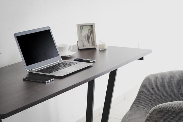 From Dorm Room to Home Office: How Your Study Space Should Grow With You 1 Dorm Room Study Space