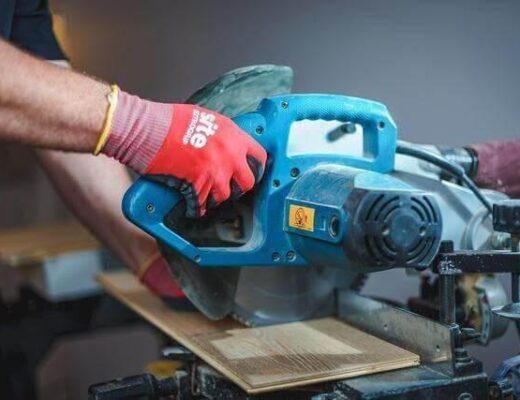 How to Organize Power Tools in Your Home 3 Man using a circular saw to cut wood