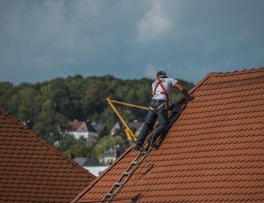 Signs It May Be Time to Call a Roofing Contractor 4 Signs It May Be Time to Call a Roofing Contractor