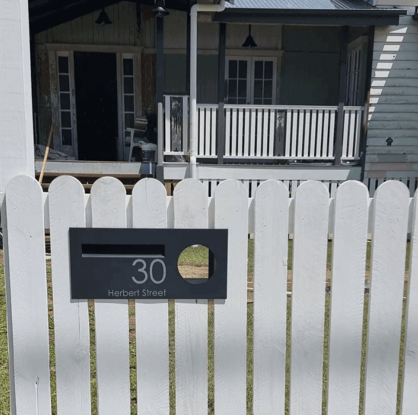 Fence-Mounted Letterbox