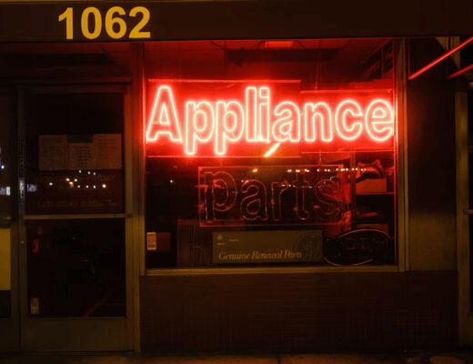 Neon sign that reads 'Appliance'