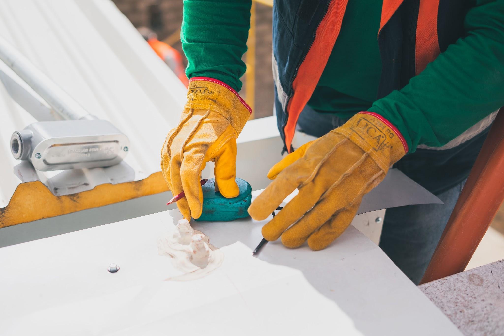 Essential Roof Maintenance Tips for Homeowners 1 Roof Maintenance Tips for Homeowners