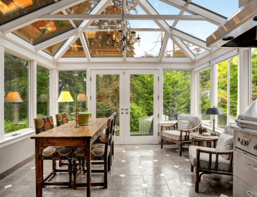 How to Choose the Right Sunroom Contractor for Your Next Home Improvement Project