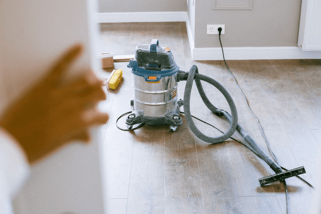 shop vac vs professional water extraction
